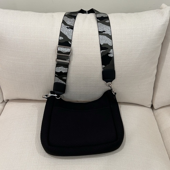 Black bag with camo strap - Picture 5 of 5